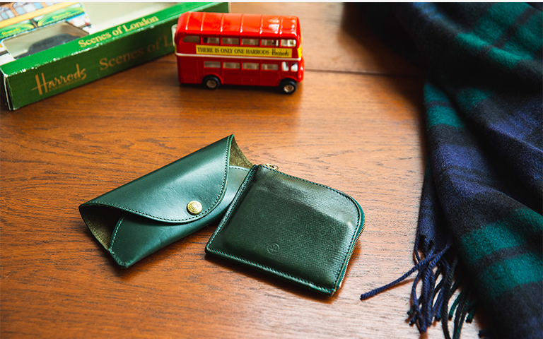 いま売れている財布が“グリーン”な理由とは？ | ブライドルレザーの